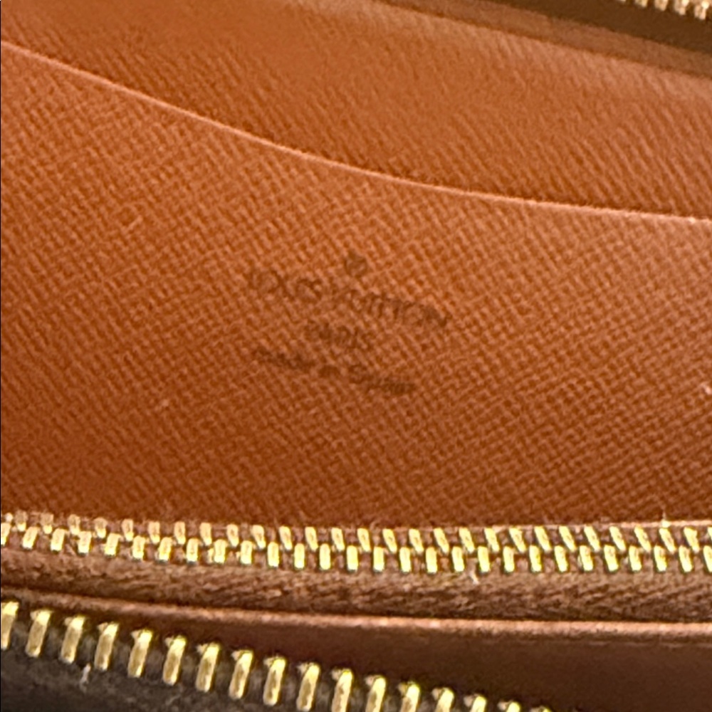 Authentic Louis Vuitton long wallet broken zipper - Picture 10 of 15